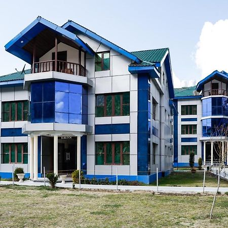 Pahalgam Retreat Hotel Bagian luar foto
