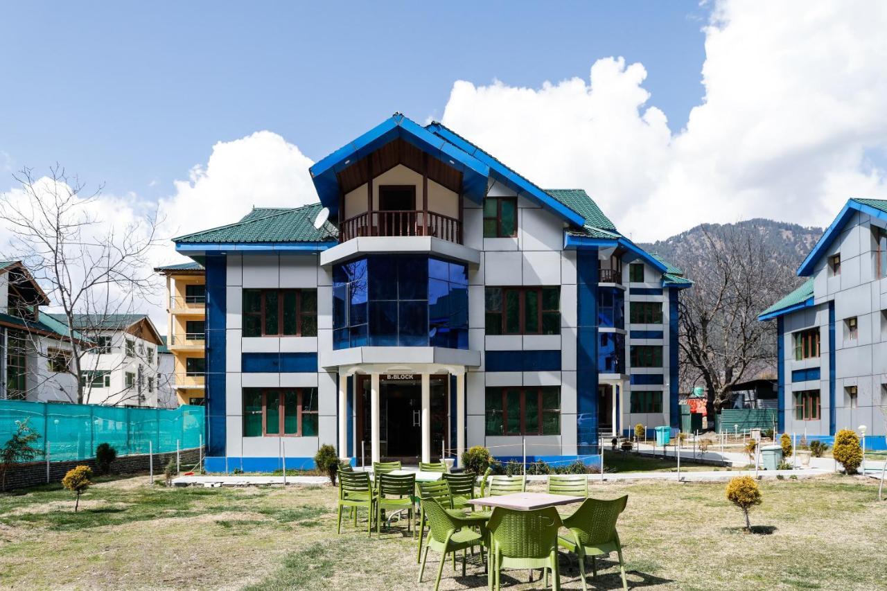 Pahalgam Retreat Hotel Bagian luar foto