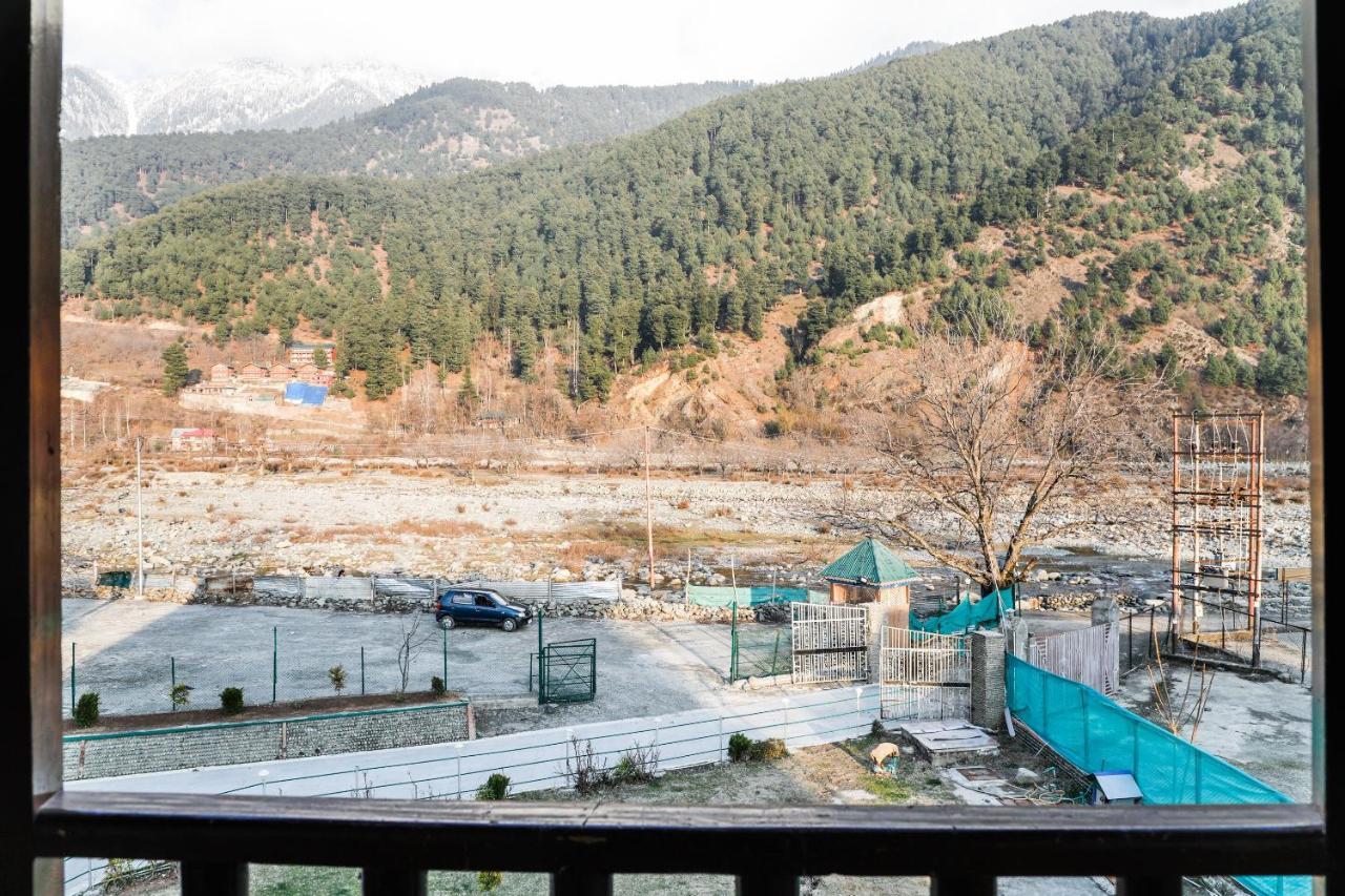 Pahalgam Retreat Hotel Bagian luar foto